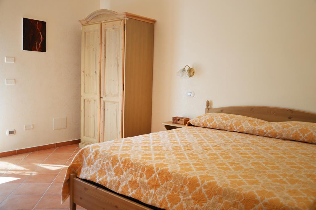 Agriturismo Terra Di Elea Azienda Agricola Di Raimondo Michela Ашеа Номер фото